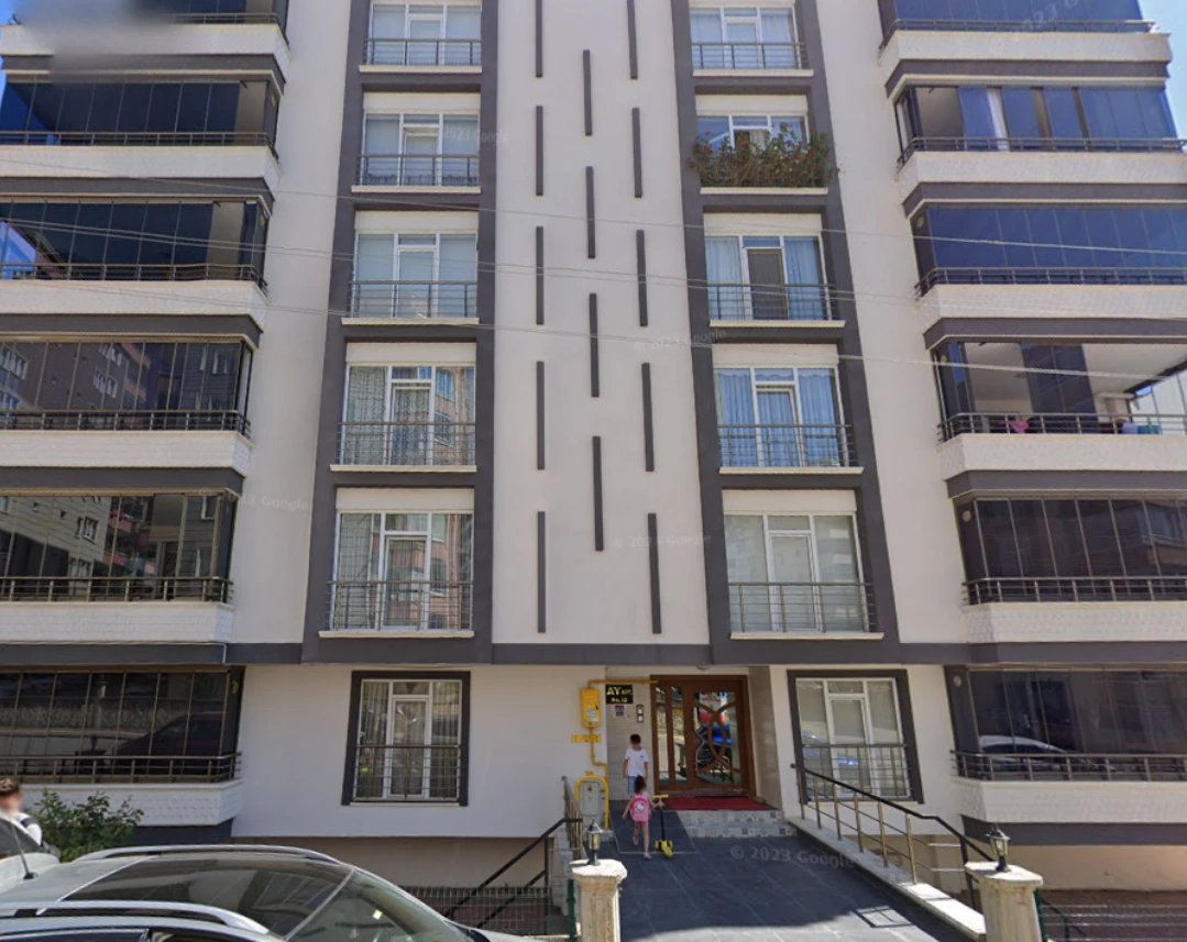 ay Apartmanı